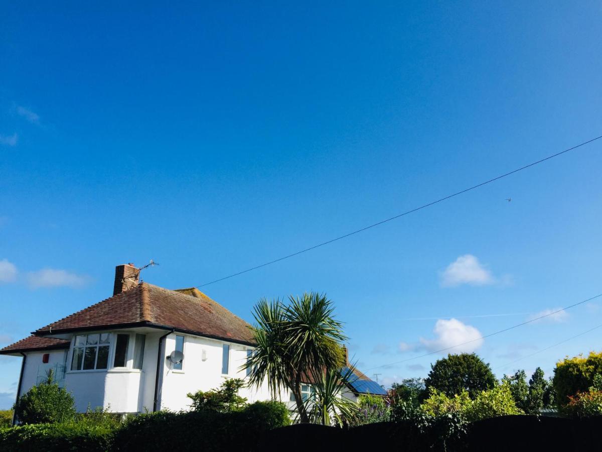 Sunnyside - Large Seaside Home With Views And Hot Tub Prestatyn Ngoại thất bức ảnh